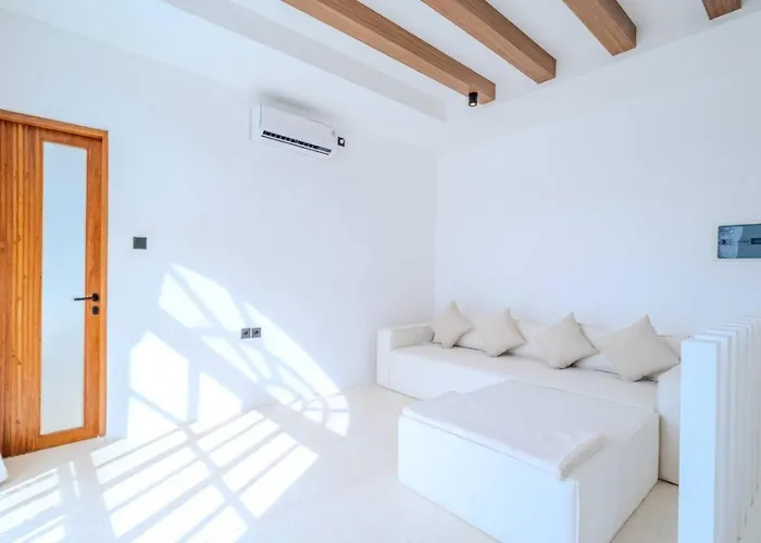 Holiday home Minutes From - Casa Mare Blu *
